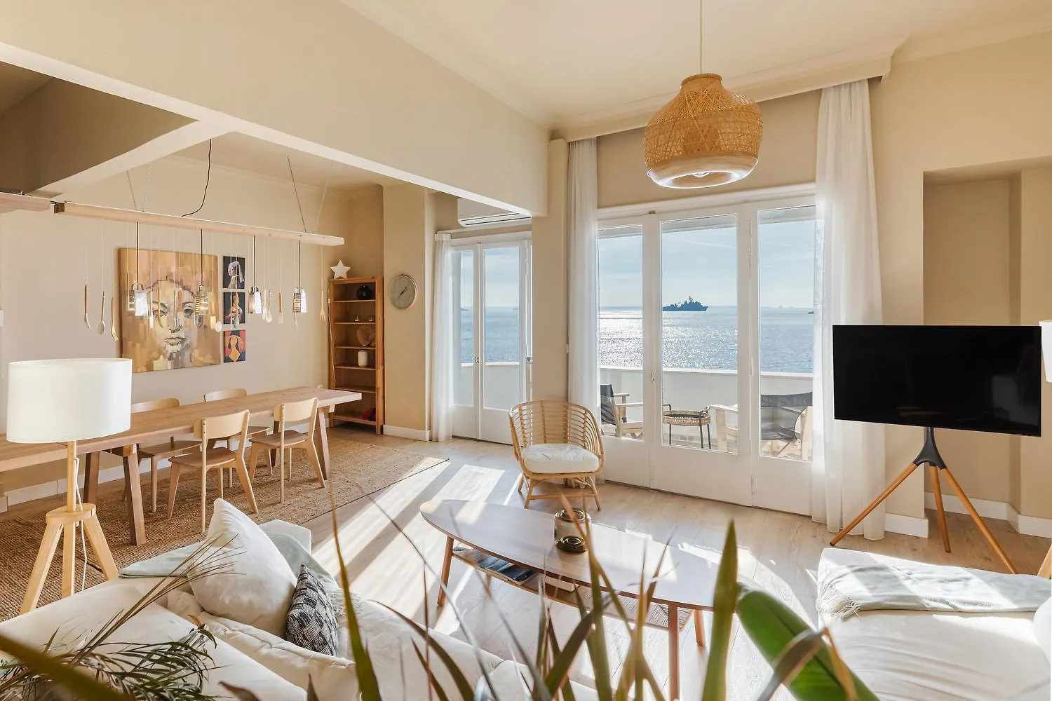 Infinity & Beyond By Halu! - Seafront Apartments سالونيك